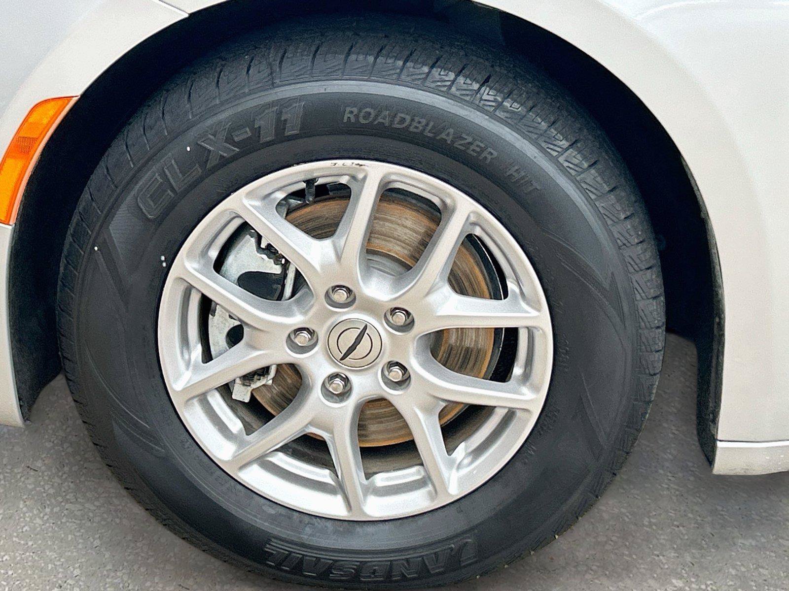 Used 2024 Chrysler Pacifica Touring-L FWD image 42