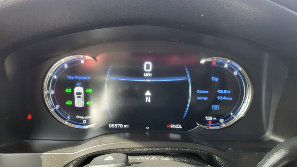 Used 2018 Cadillac Escalade Luxury AWD/4WD image 35