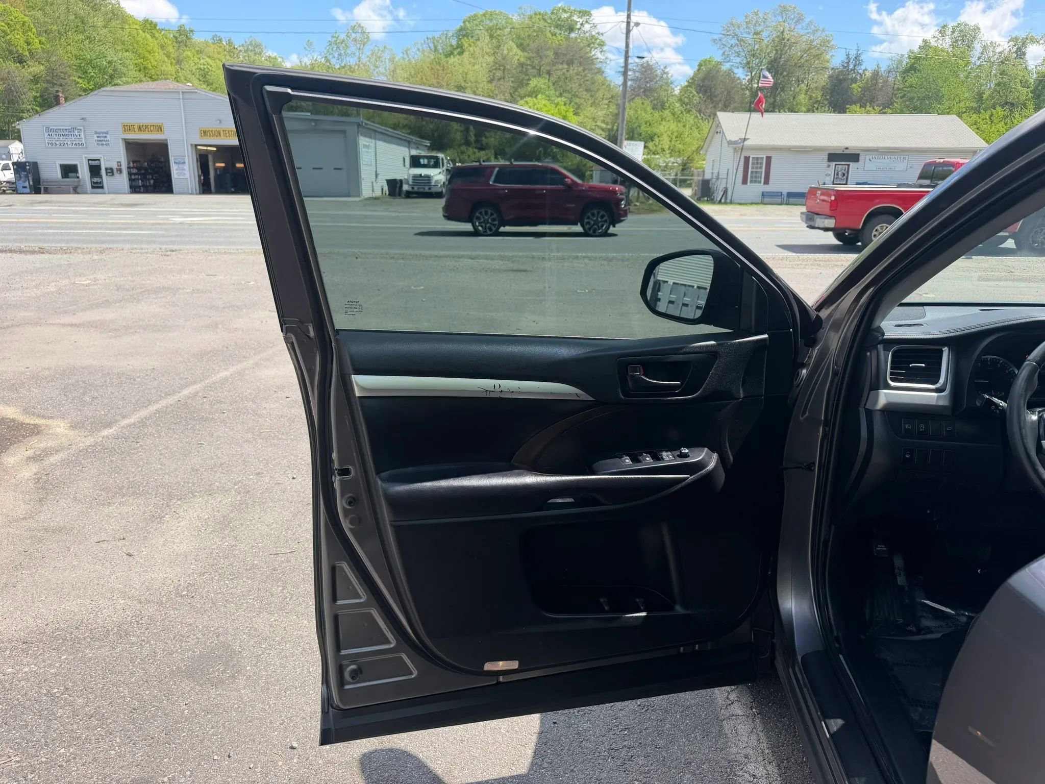 Used 2019 Toyota Highlander Plus image 24