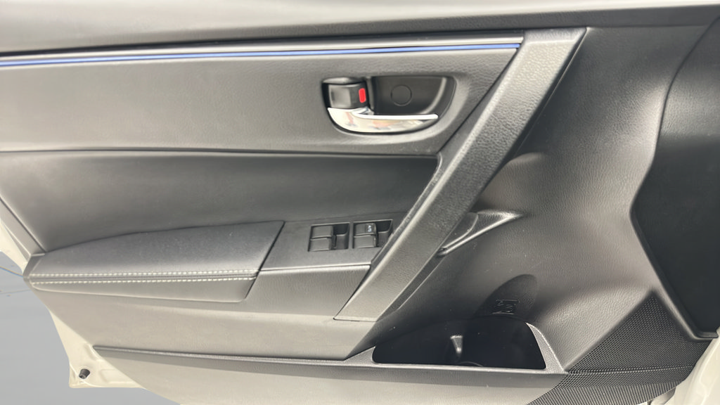 Used 2019 Toyota Corolla SE FWD image 13