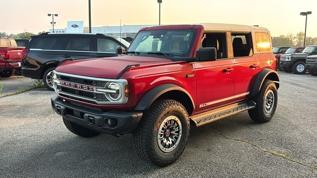 New 2026 Ford Bronco Outer Banks w/ Sasquatch Package AWD/4WD image 2