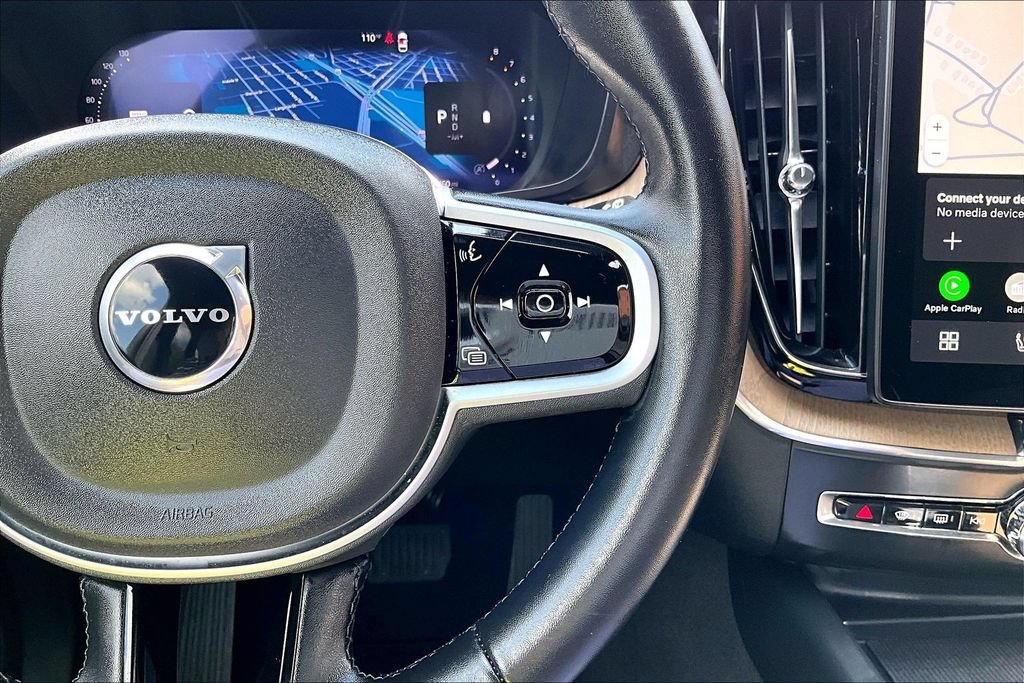 Certified 2026 Volvo XC60 B5 Plus AWD/4WD image 28