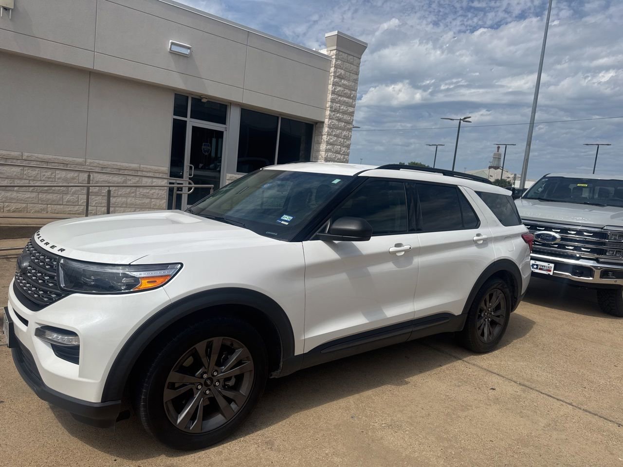 Used 2021 Ford Explorer XLT w/ Equipment Group 202A RWD video 1