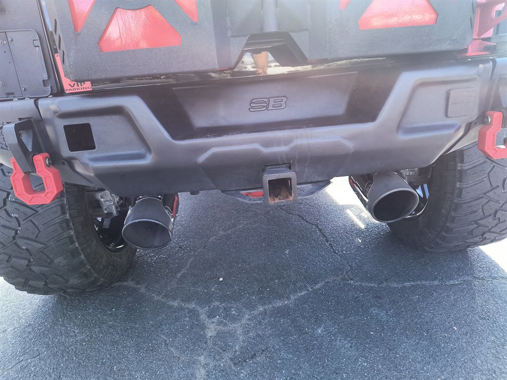 Used 2018 Jeep Wrangler Unlimited Sahara image 15