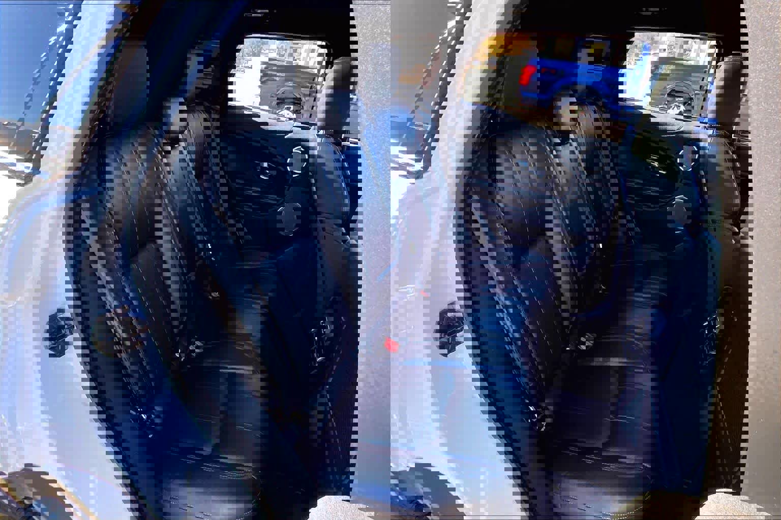 Used 2018 Land Rover Range Rover Evoque SE Premium image 17