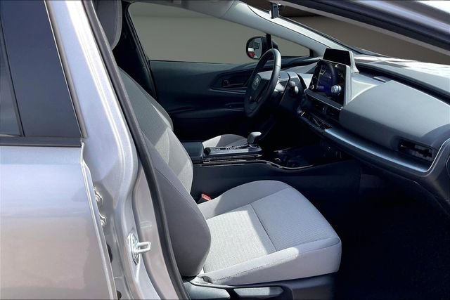 Used 2024 Toyota Prius LE image 7