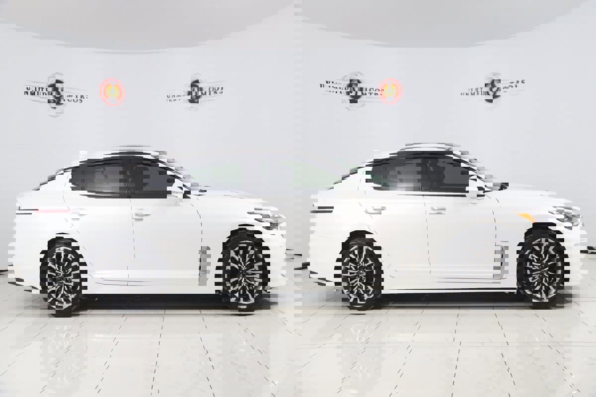 Used 2018 Kia Stinger Premium image 2