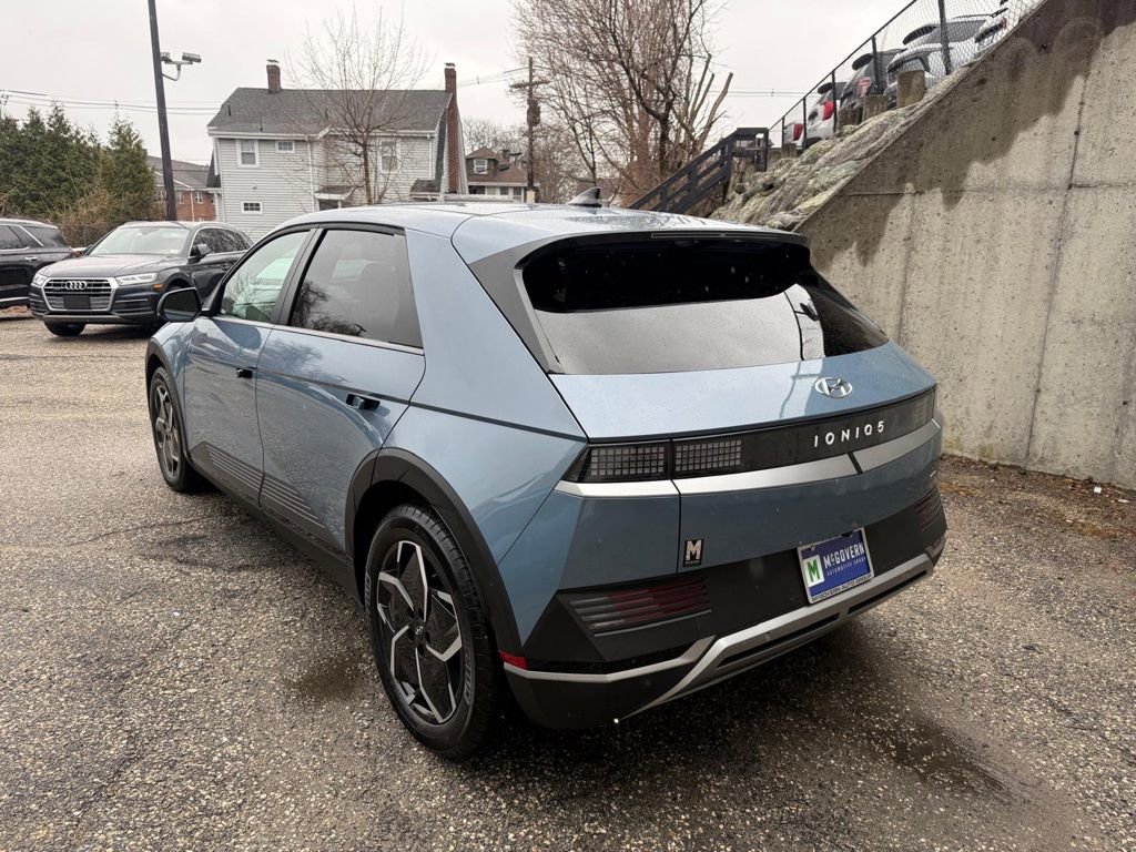 Used 2024 Hyundai Ioniq 5 SEL image 3