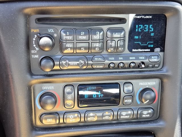 Used 2001 Chevrolet Corvette Coupe w/ Preferred Equipment Group2 RWD image 18