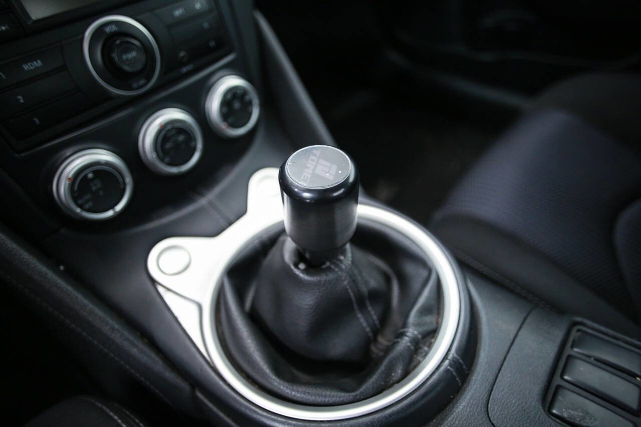 Used 2011 Nissan 370Z Coupe image 18