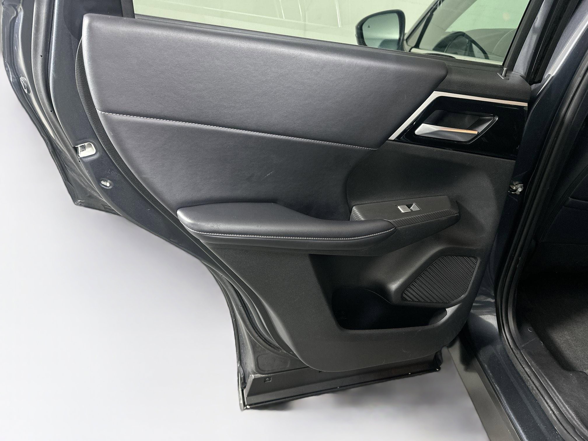 Used 2024 Mitsubishi Outlander SE FWD image 27