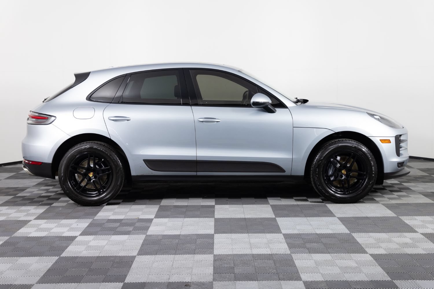 Used 2021 Porsche Macan AWD/4WD image 9