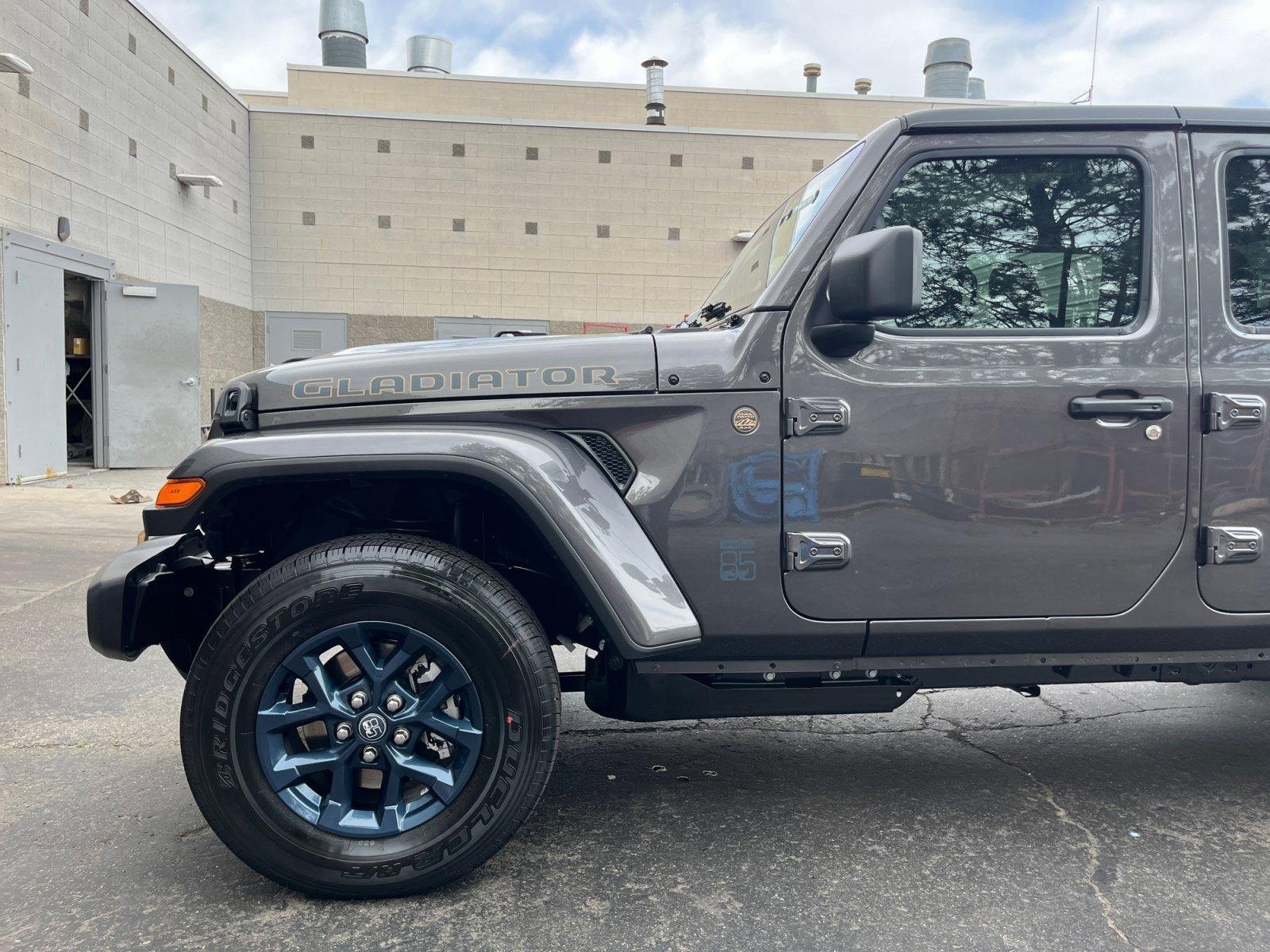 New 2026 Jeep Gladiator Sport AWD/4WD image 9