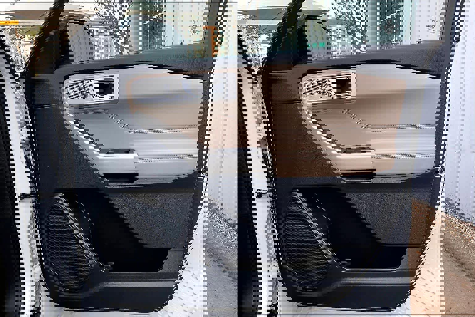 Used 2021 Ford Explorer Limited w/ Equipment Group 301A image 20