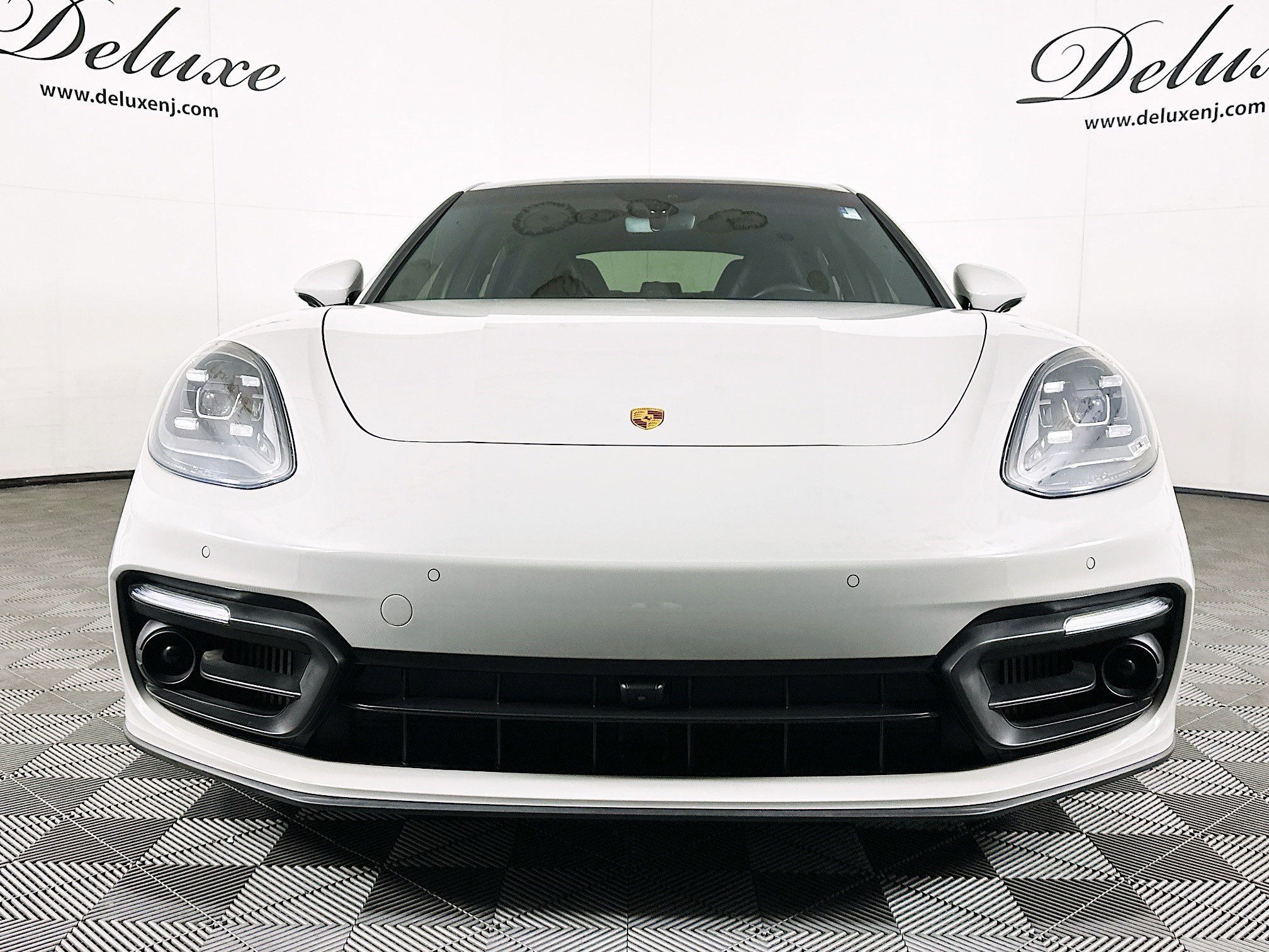 Used 2023 Porsche Panamera 4 Platinum Edition AWD/4WD image 2