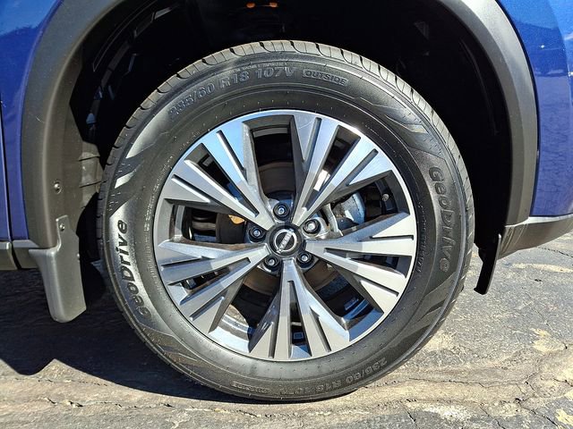 Used 2023 Nissan Rogue SV image 9
