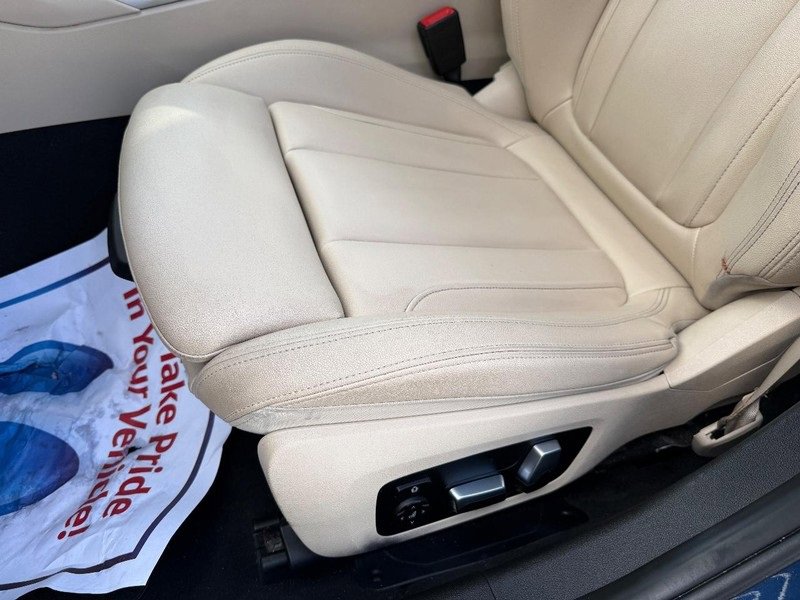 Used 2019 BMW 330i xDrive Sedan w/ Convenience Package image 18