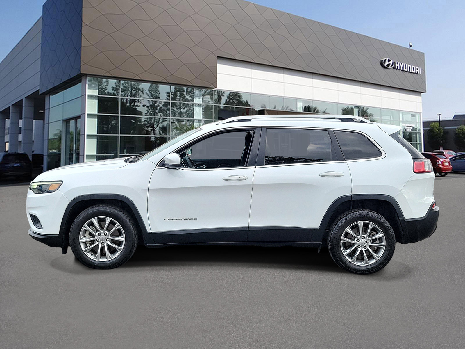 Used 2021 Jeep Cherokee Latitude Lux w/ Comfort/Convenience Group FWD image 3