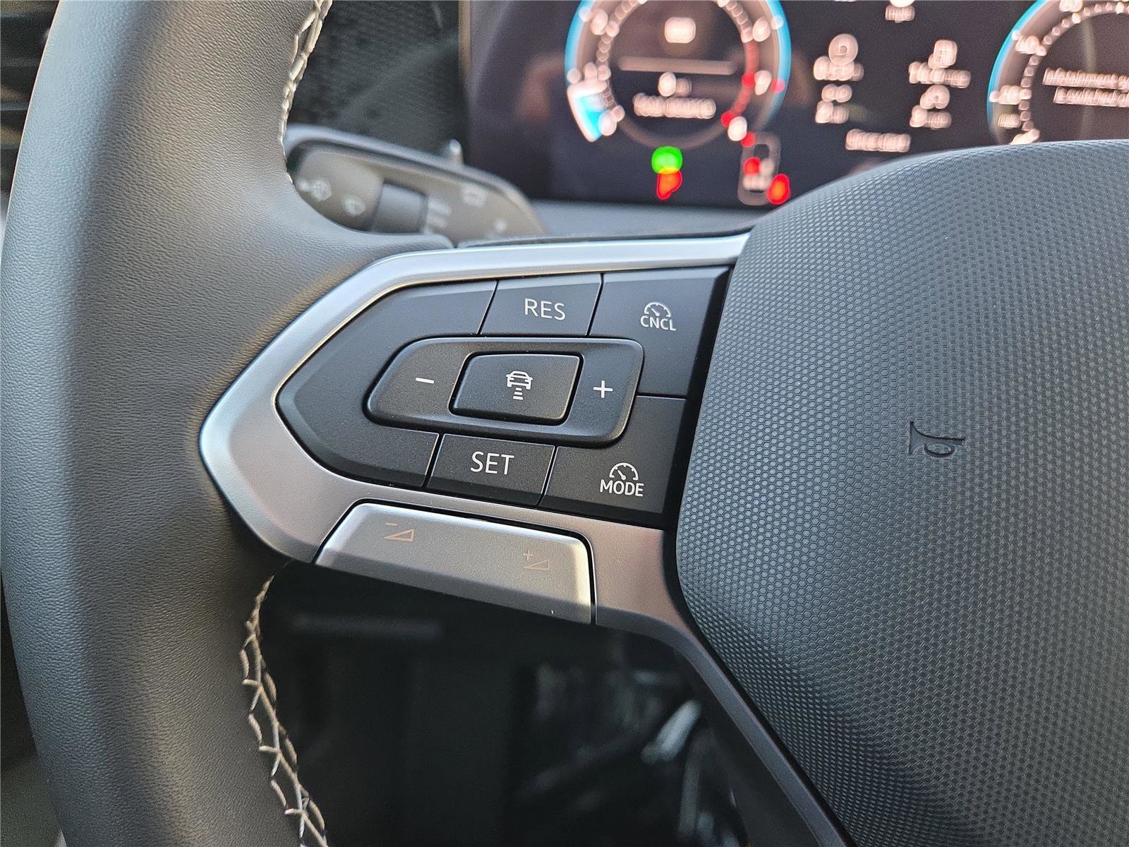 New 2026 Volkswagen Tiguan SE image 15