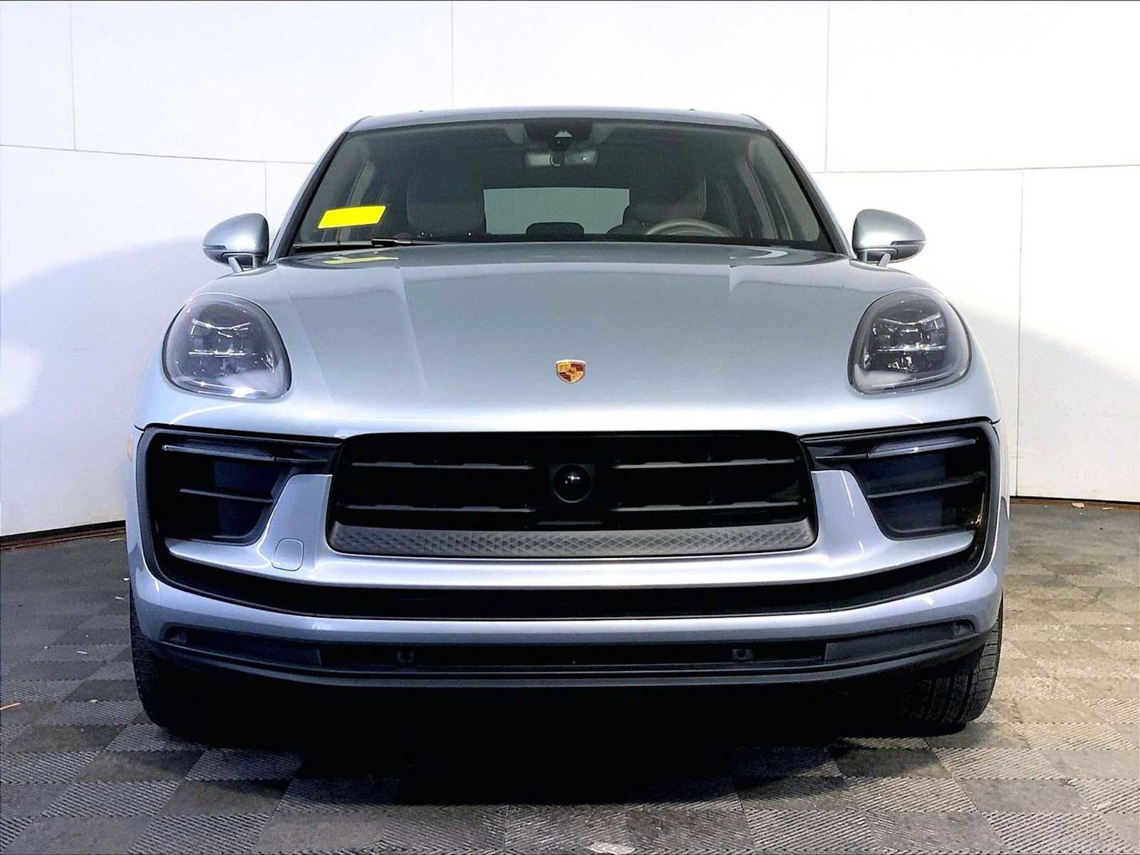 Used 2023 Porsche Macan image 10