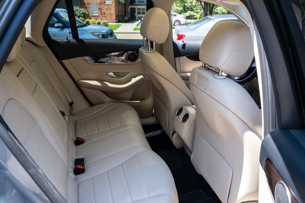Used 2019 Mercedes-Benz GLC 300 image 34