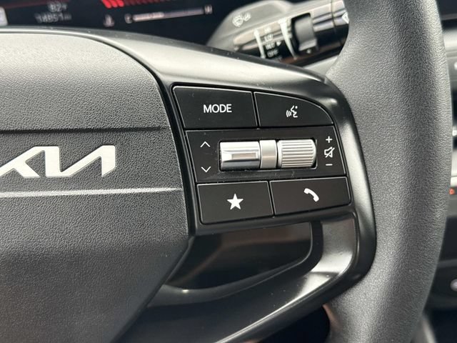 Used 2025 Kia K4 FWD image 23