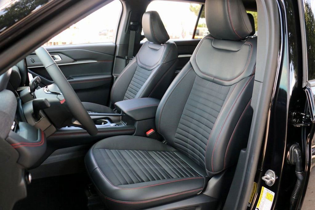 New 2026 Ford Explorer ST-Line w/ ST-Line Street Pack image 16