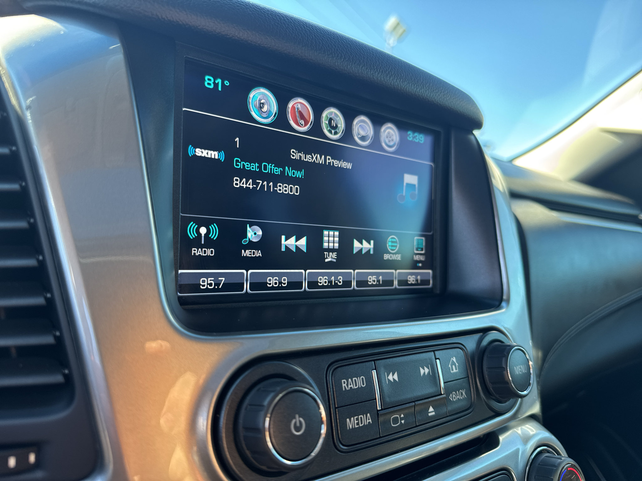 Used 2019 Chevrolet Tahoe Premier AWD/4WD image 16