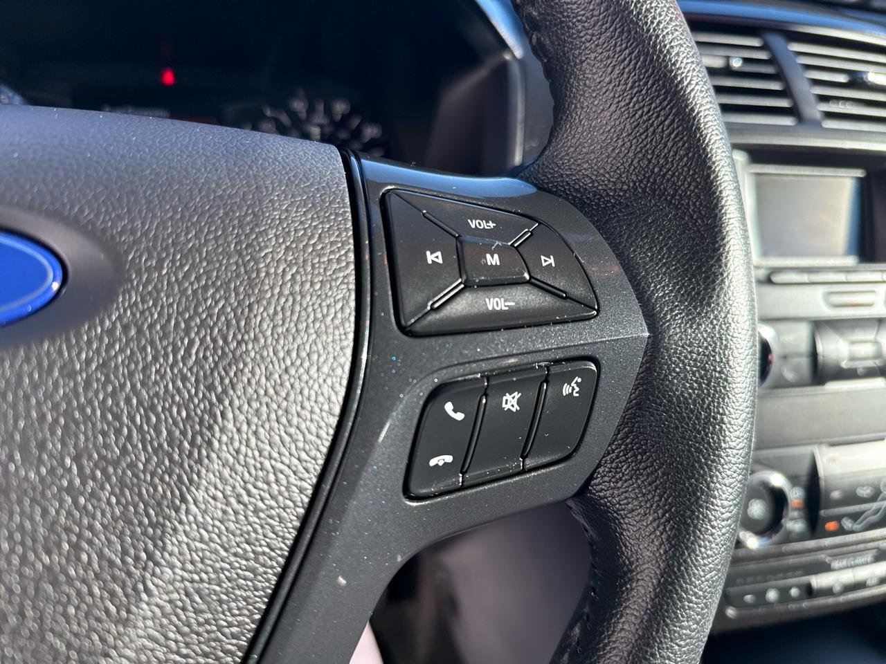 Used 2018 Ford Explorer XLT FWD image 16