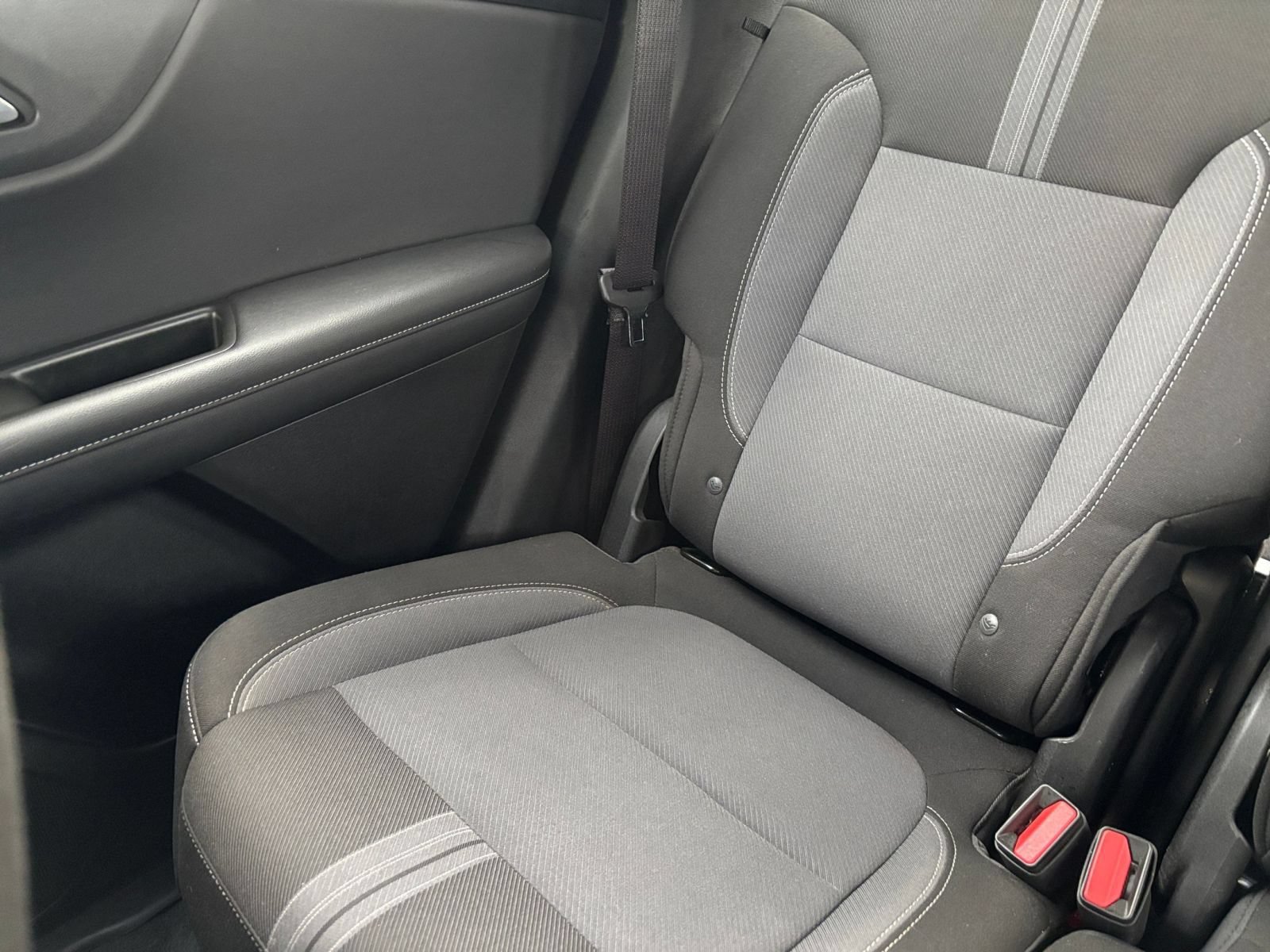 Used 2025 Chevrolet Blazer LT FWD image 39