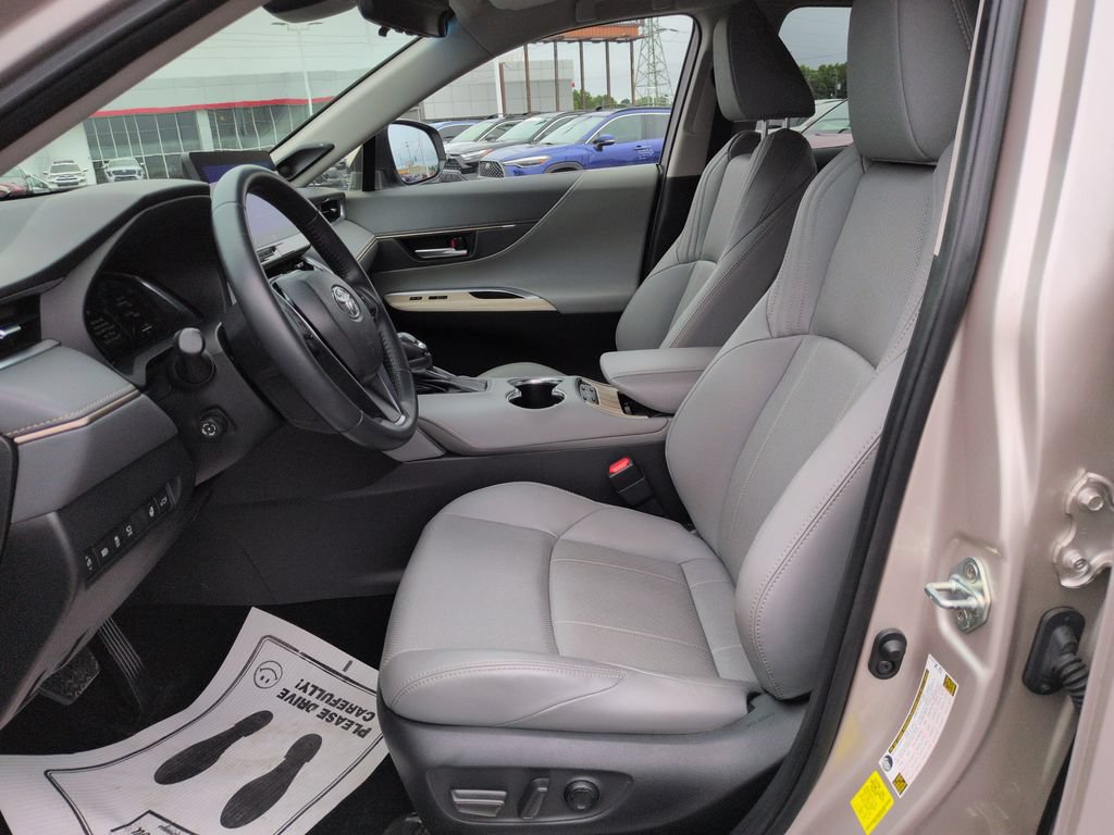 Certified 2024 Toyota Venza Limited AWD/4WD image 9