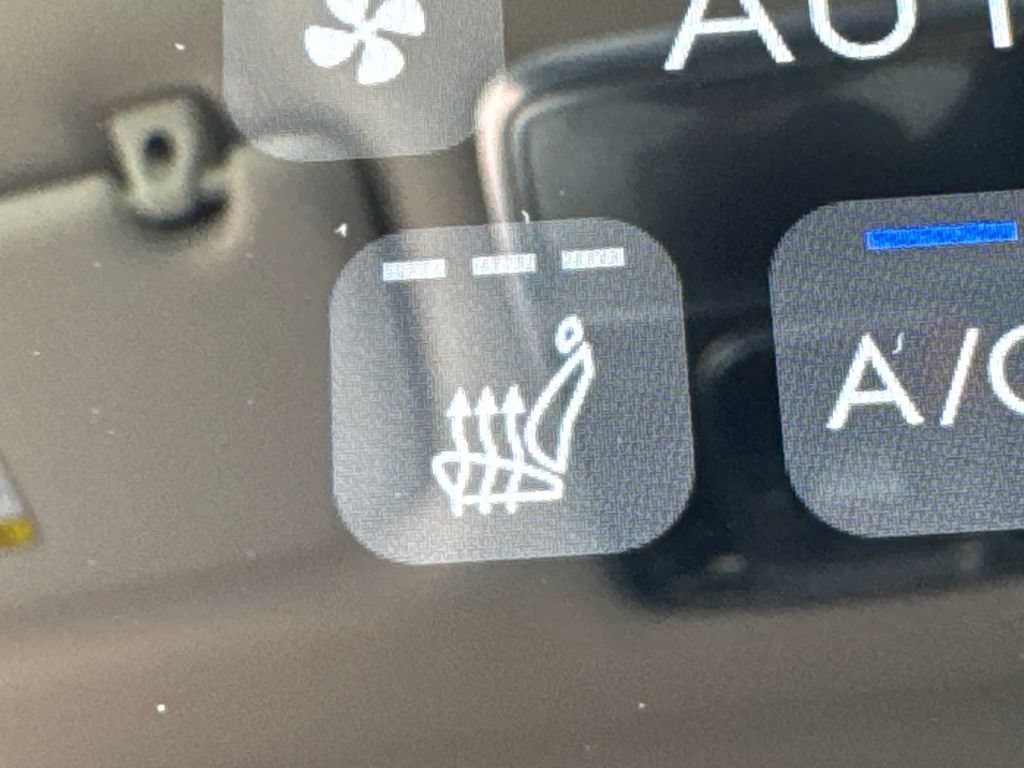 New 2026 Genesis GV70 2.5T Select AWD/4WD image 32