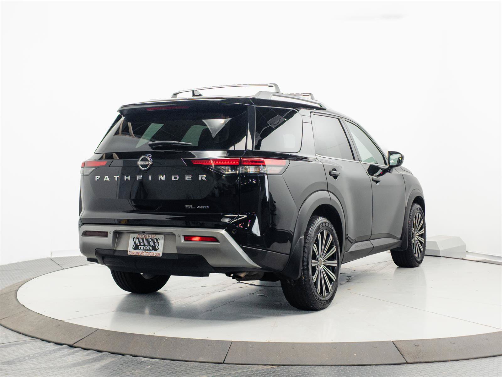 Used 2022 Nissan Pathfinder SL AWD/4WD image 12