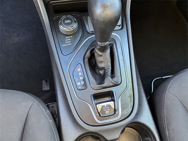 Used 2019 Jeep Cherokee Latitude w/ Popular Appearance Group image 27