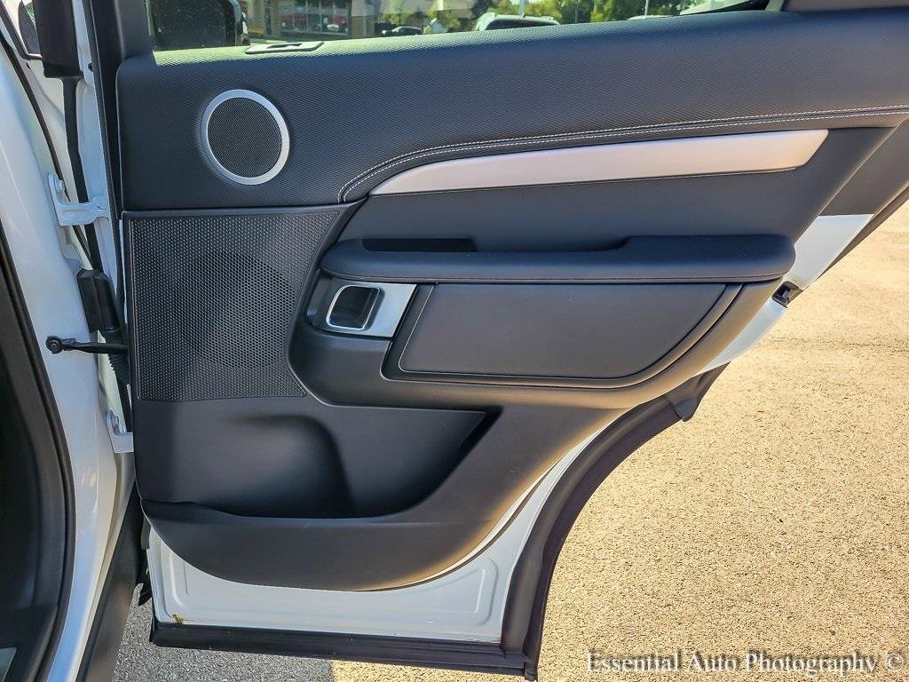 Used 2024 Land Rover Discovery Dynamic SE image 24