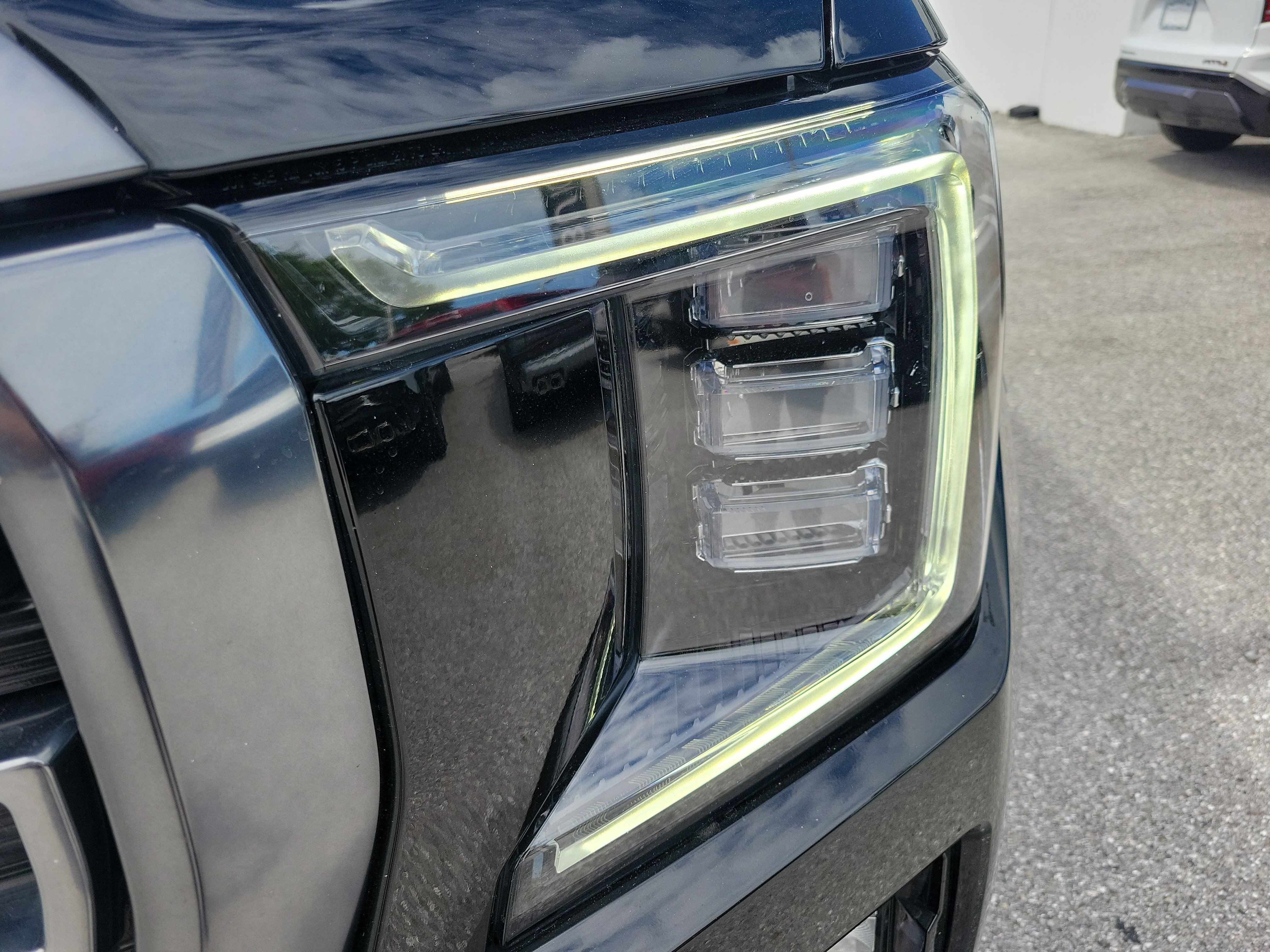 Certified 2023 GMC Yukon XL AT4 w/ AT4 Premium Plus Package AWD/4WD image 9