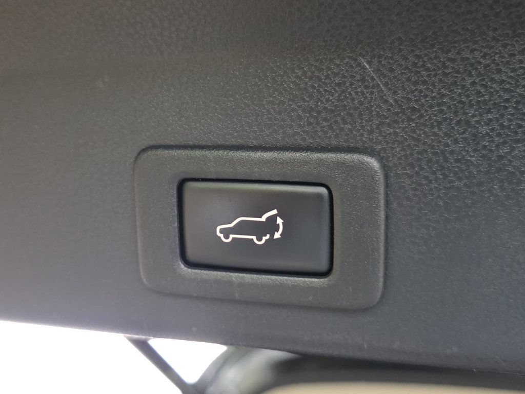 Used 2019 Subaru Ascent Limited w/ Popular Package #3 AWD/4WD image 14