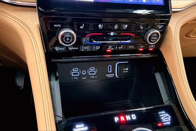 Used 2024 Jeep Grand Cherokee Summit AWD/4WD image 31