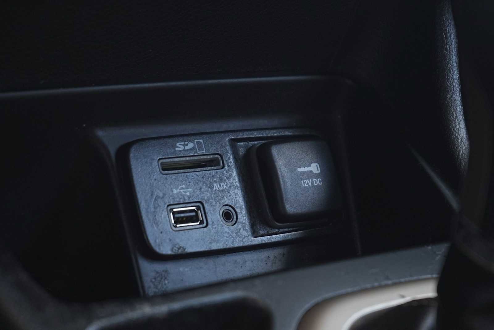 Used 2017 Jeep Cherokee Latitude w/ Comfort & Sound Group FWD image 22