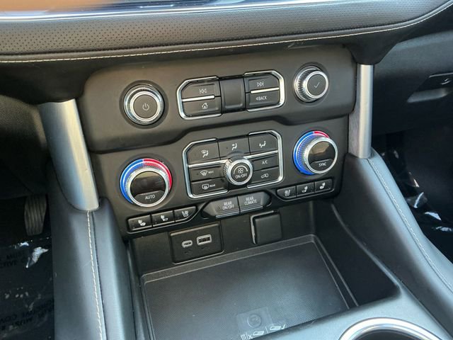 Used 2023 GMC Yukon XL SLT w/ SLT Premium Package image 23