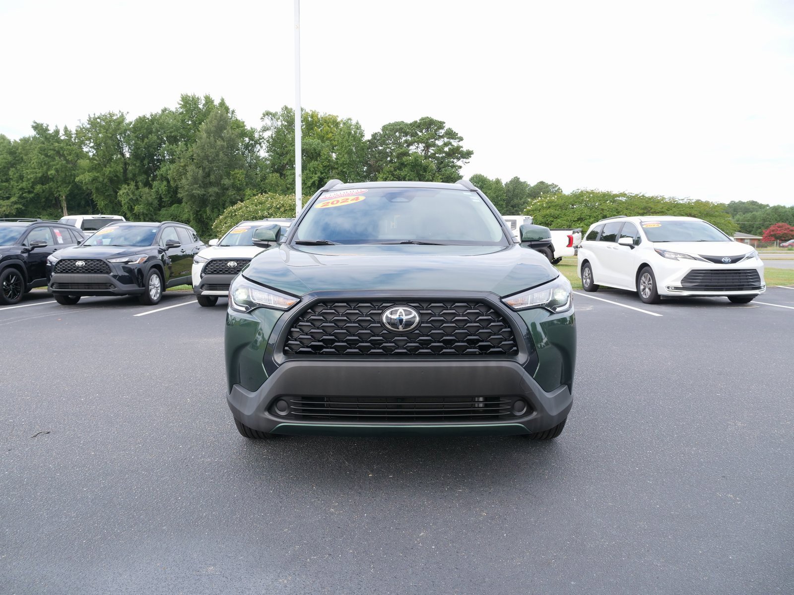 Used 2024 Toyota Corolla Cross LE image 9