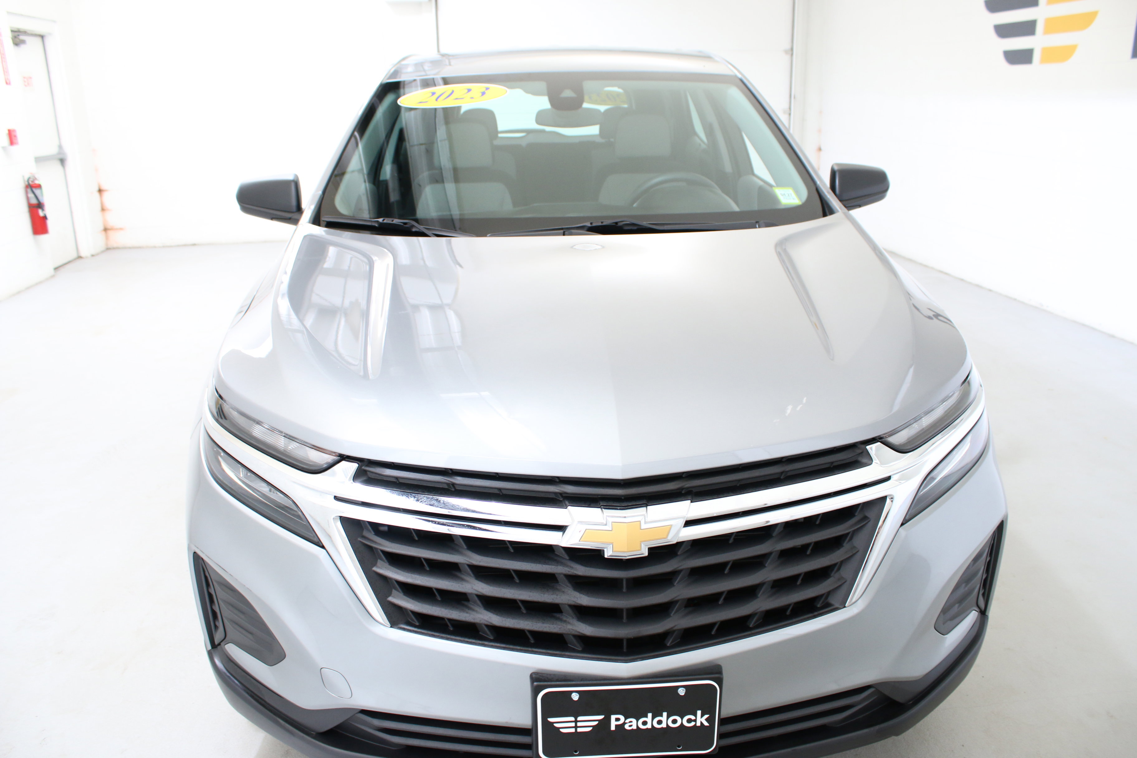 Used 2023 Chevrolet Equinox LS FWD image 2