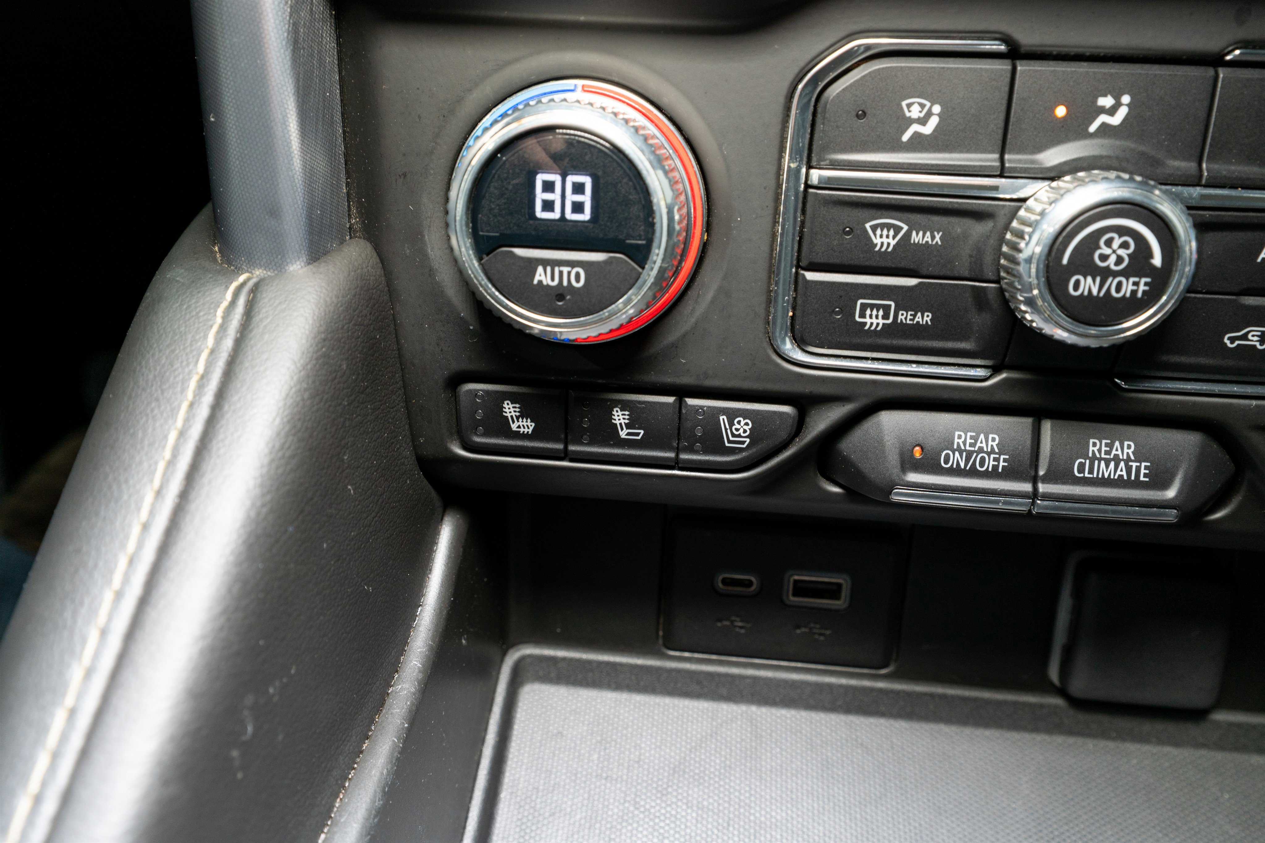 Used 2023 GMC Yukon SLT image 22