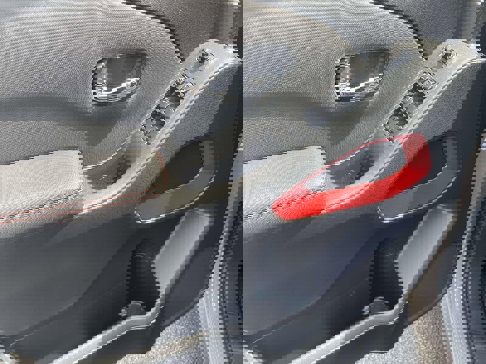 Used 2023 Nissan Frontier PRO-4X w/ Pro Convenience Package image 14