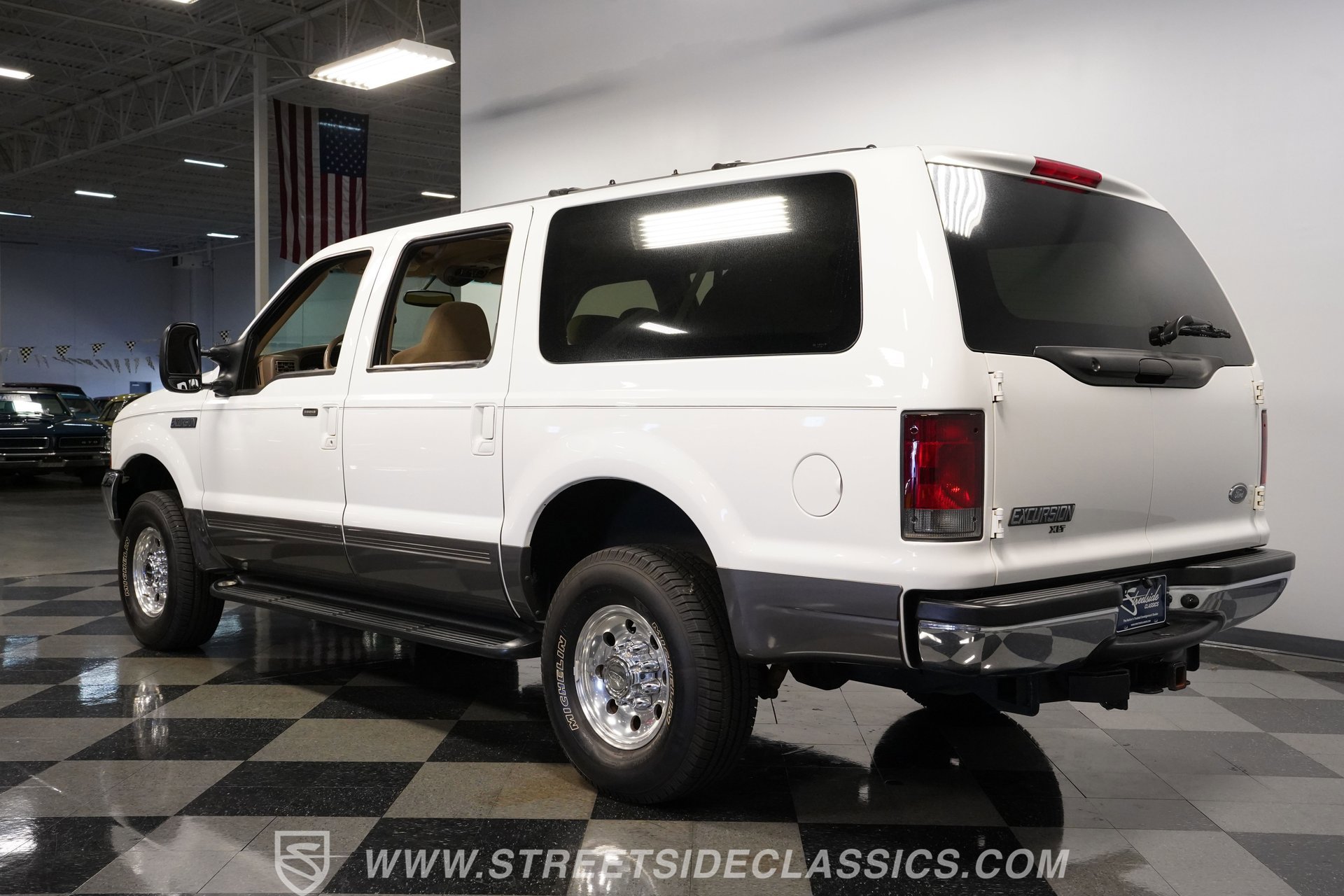 Used 2002 Ford Excursion XLT image 9