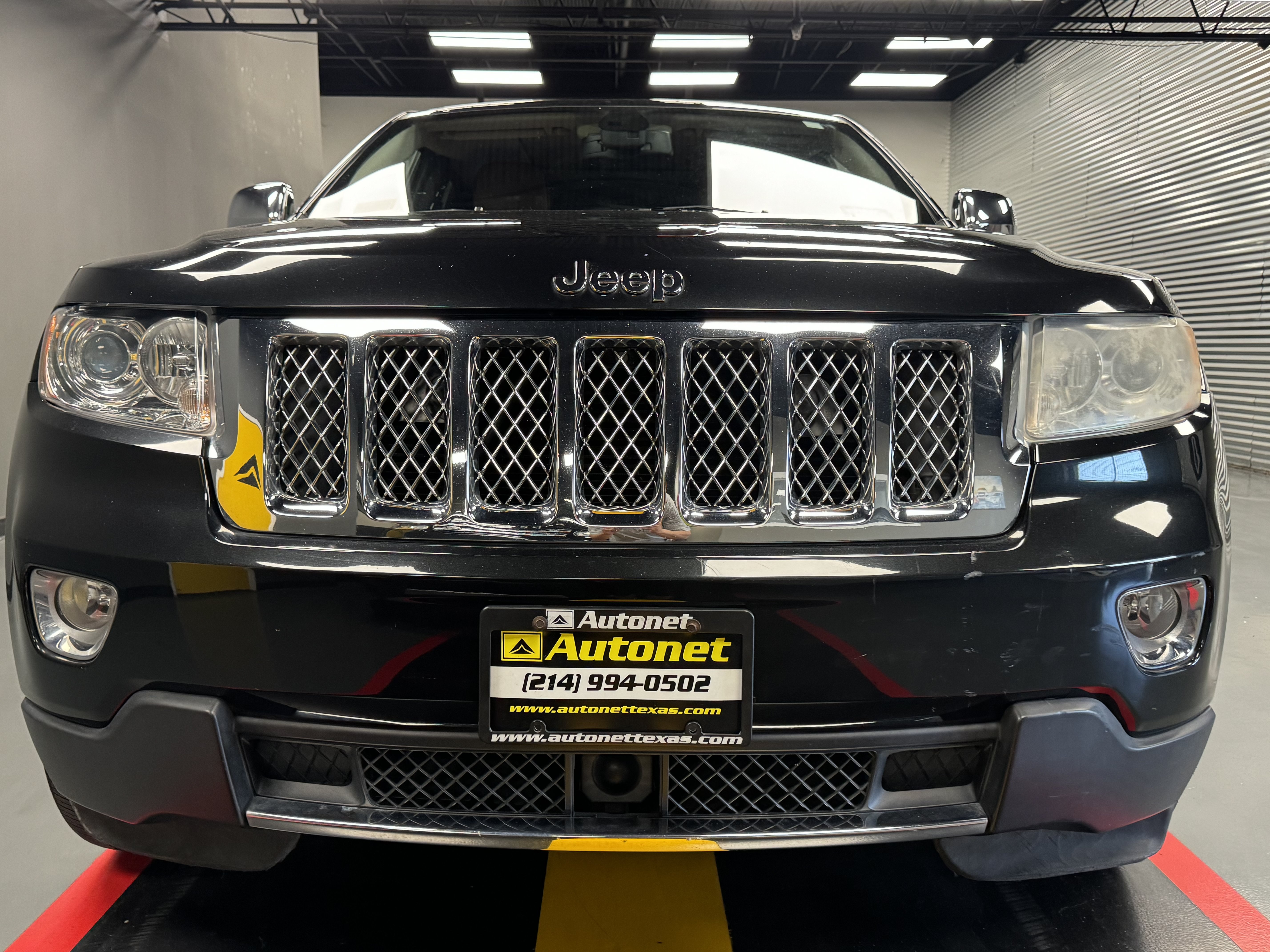 Used 2011 Jeep Grand Cherokee Overland Summit AWD/4WD image 8