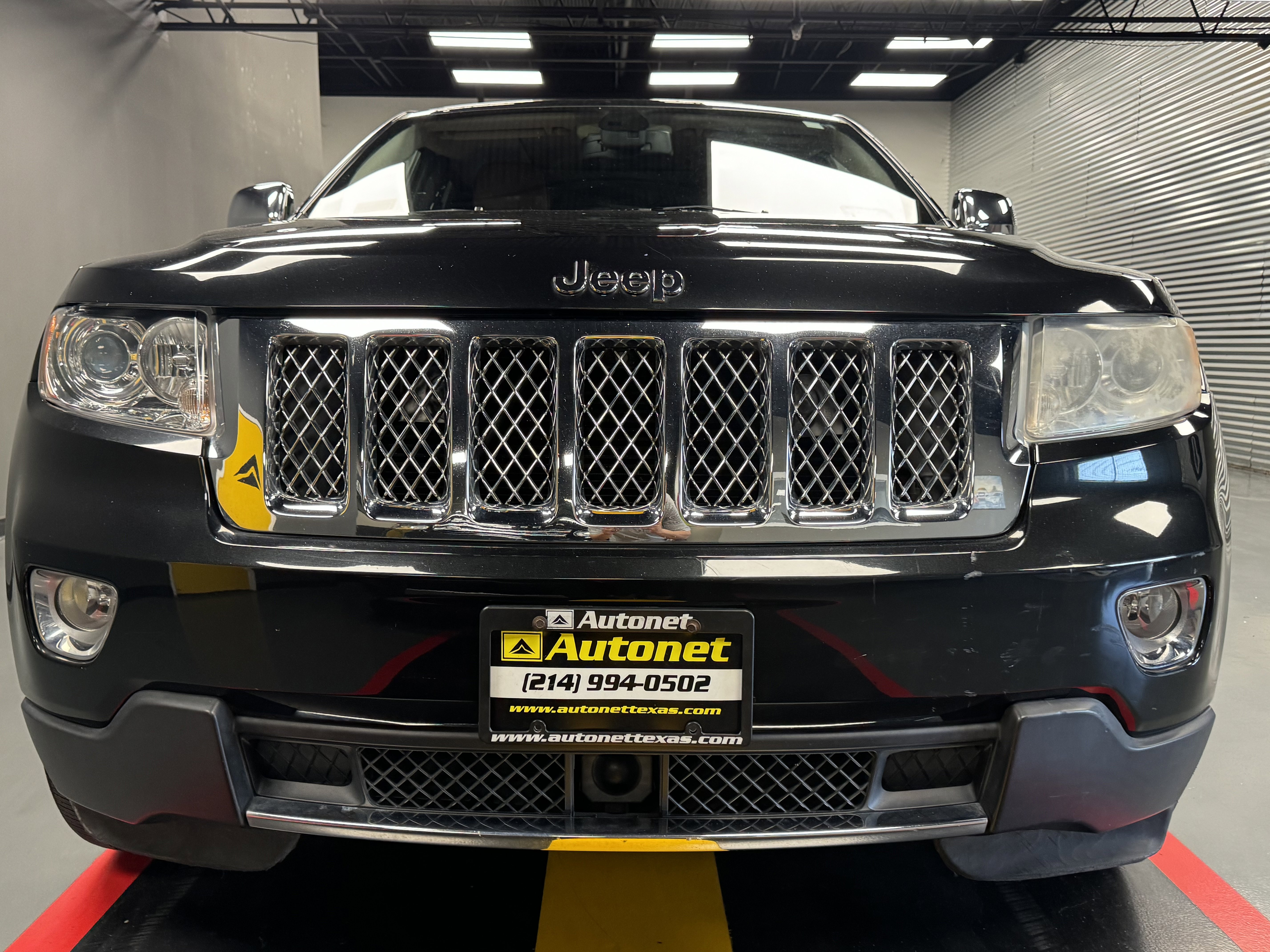 Used 2011 Jeep Grand Cherokee Overland Summit image 8