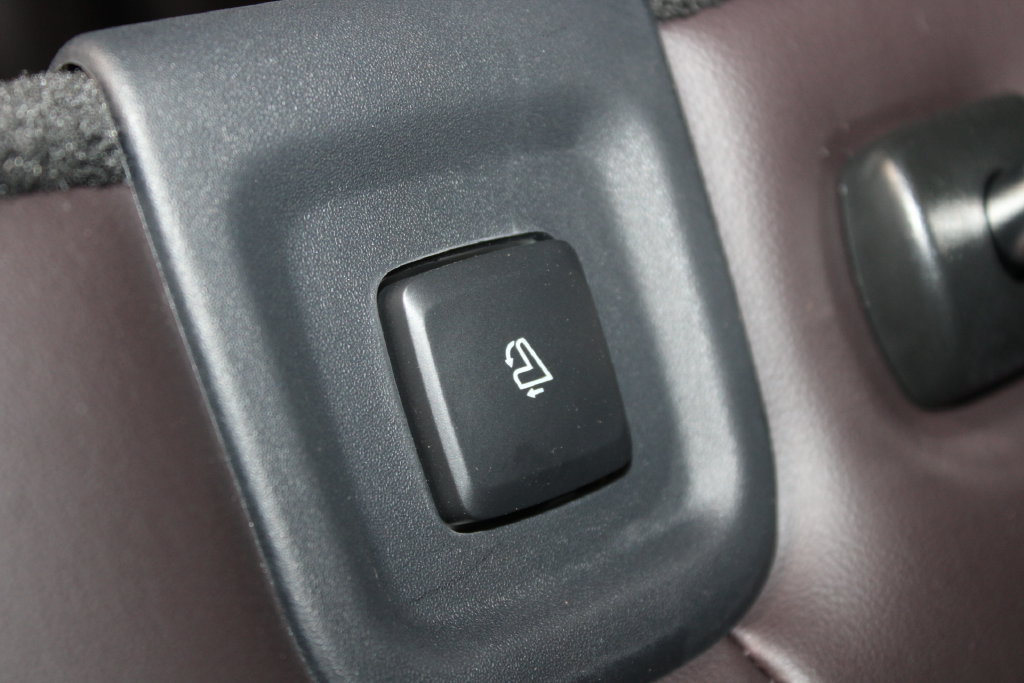 New 2026 Ford Explorer Platinum RWD image 33