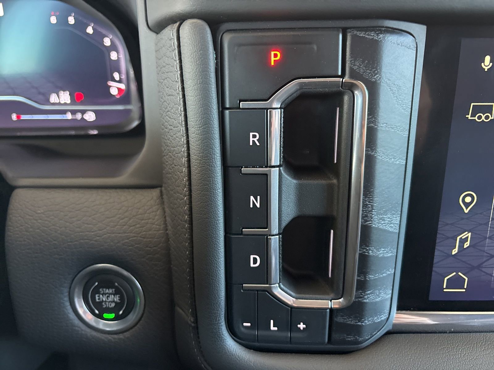 Certified 2023 GMC Yukon XL Denali w/ Advanced Technology Package image 32