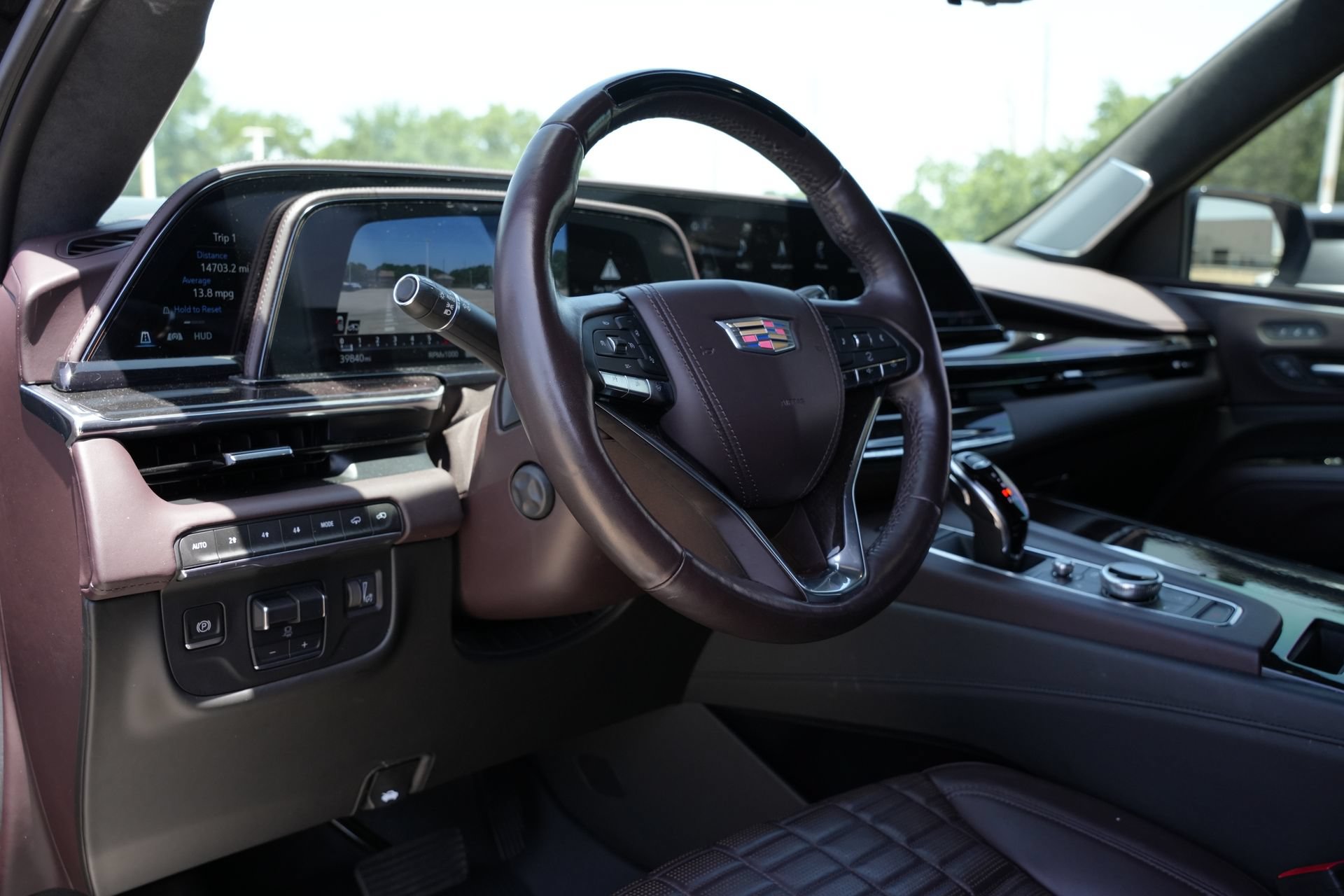 Used 2022 Cadillac Escalade Sport Platinum w/ Heavy-Duty Trailer Package AWD/4WD image 18